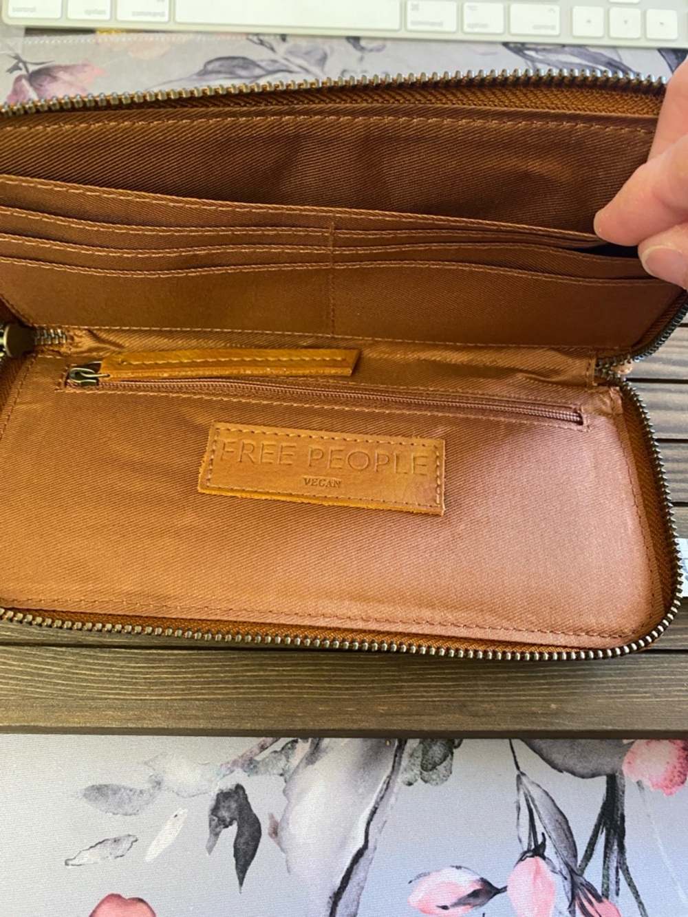 Free People Distressed Vegan Leather Zip Wallet Wristlet Brown NWT - Picture 8 of 16